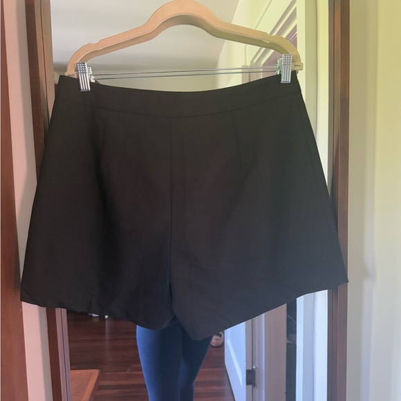 Black Sleeveless Button-Up Vest and shorts Set - Picture 2 of 11